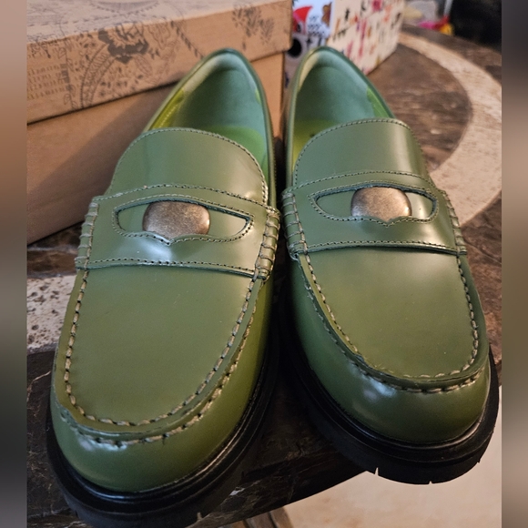 Free People Liv Loafer Serpent Green Sz 37 US  6.5/7 NEW IN BOX - Picture 3 of 10